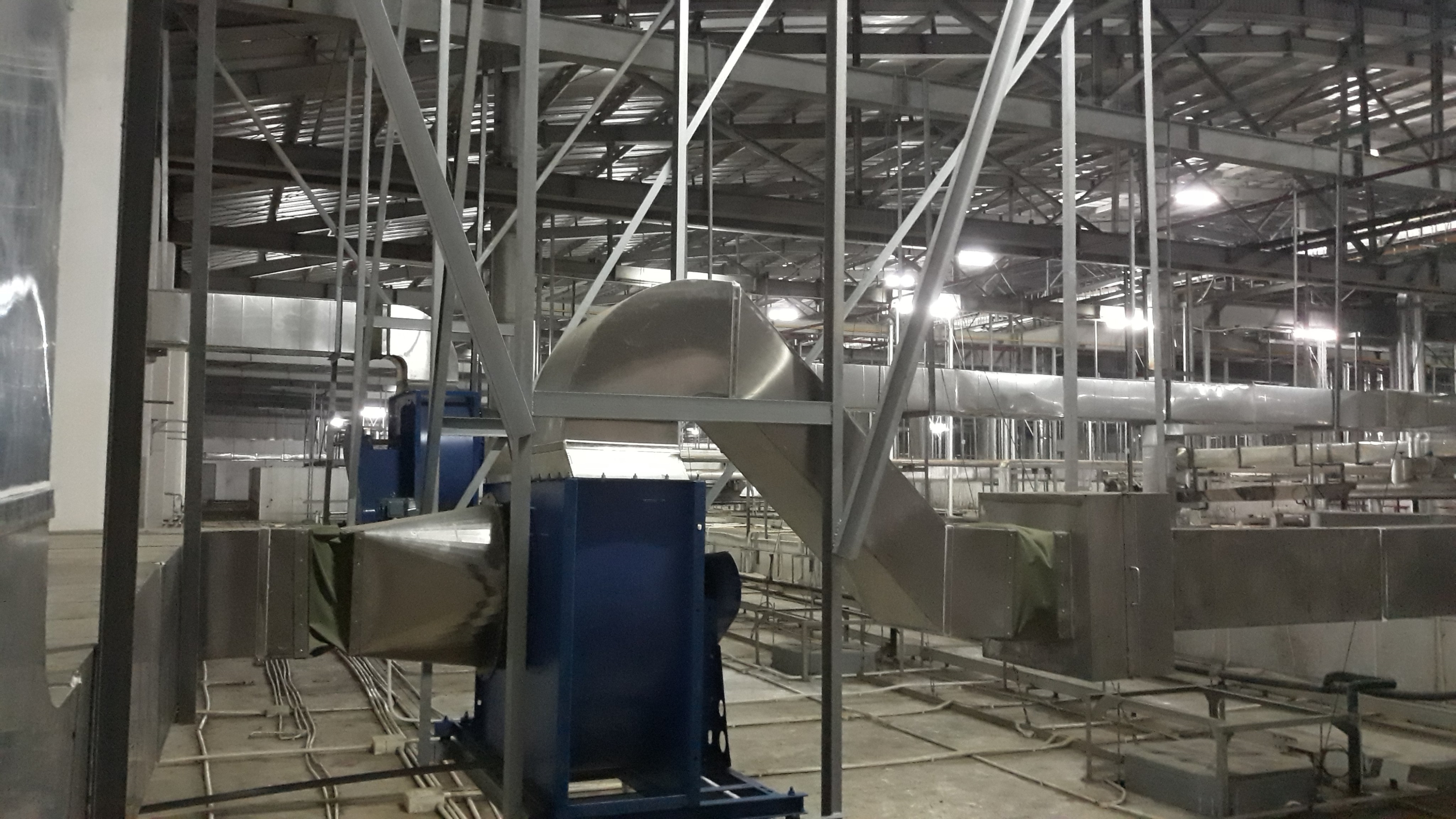 Hệ Thống Hút Mùi Nhà Xưởng Inox - Sắt